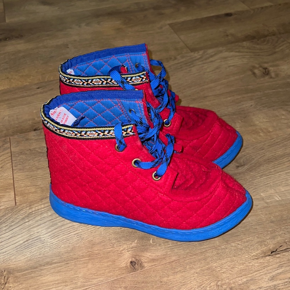 Lobben Nye Nesna Norwegian booties handmade 40 (approximate size 7-7.5 women's)